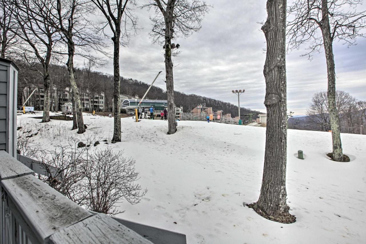 Cozy Couples Getaway Ski-In, Ski-Out Condo! Mount Torry Furnace Extérieur photo